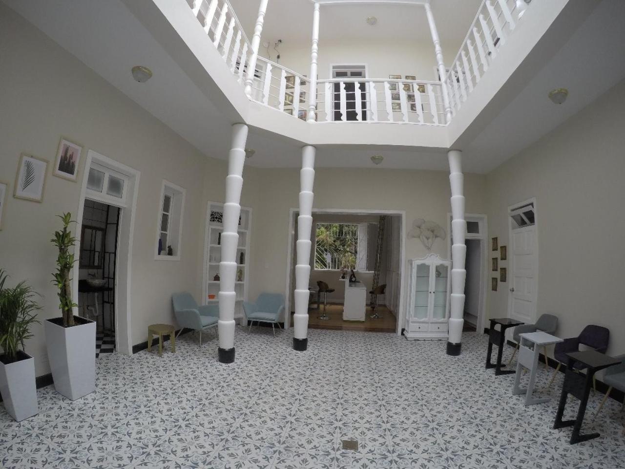 Nomad Hostel Медельин Экстерьер фото